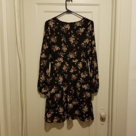 Long Sleeve Floral Dress - Picture 2 of 6